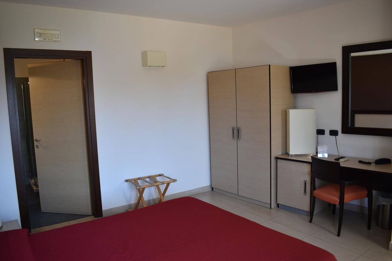 Hotel Il Portico 파뷔냐나도 외부 사진