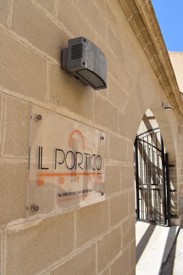 Hotel Il Portico 파뷔냐나도 외부 사진